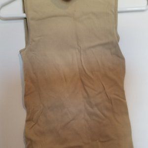 TOP ( NWT) 92 % cotton